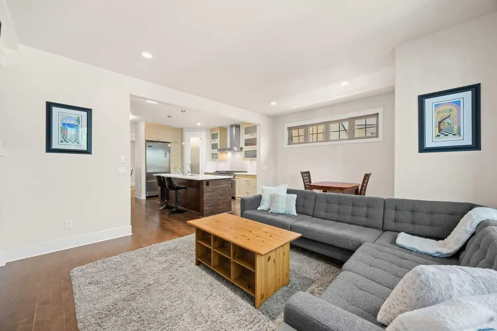 729 4 Street NW Calgary AB T2N 1P3