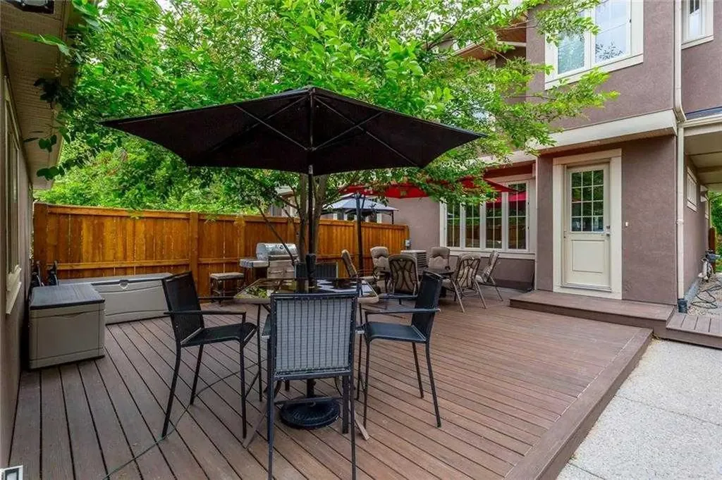 729 4 Street NW Calgary AB T2N 1P3