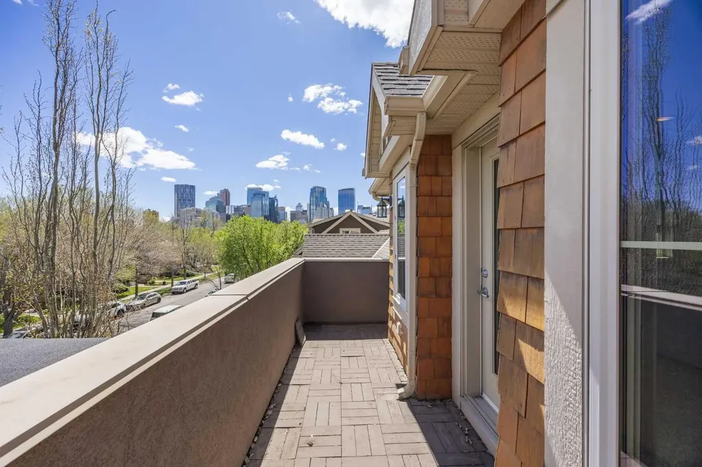729 4 Street NW Calgary AB T2N 1P3