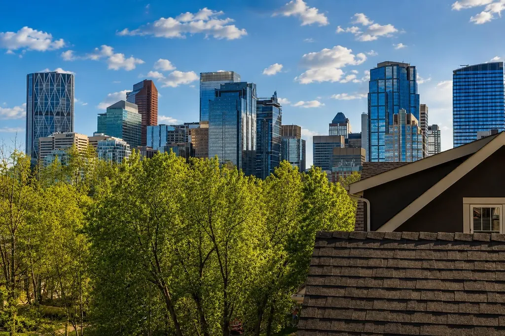 729 4 Street NW Calgary AB T2N 1P3