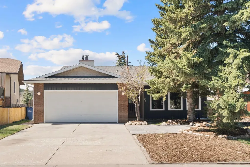 92 Glenhill Drive Cochrane AB T4C 1H1