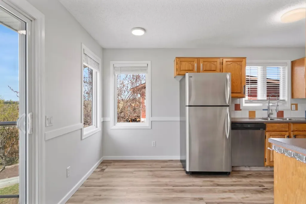 92 Glenhill Drive Cochrane AB T4C 1H1