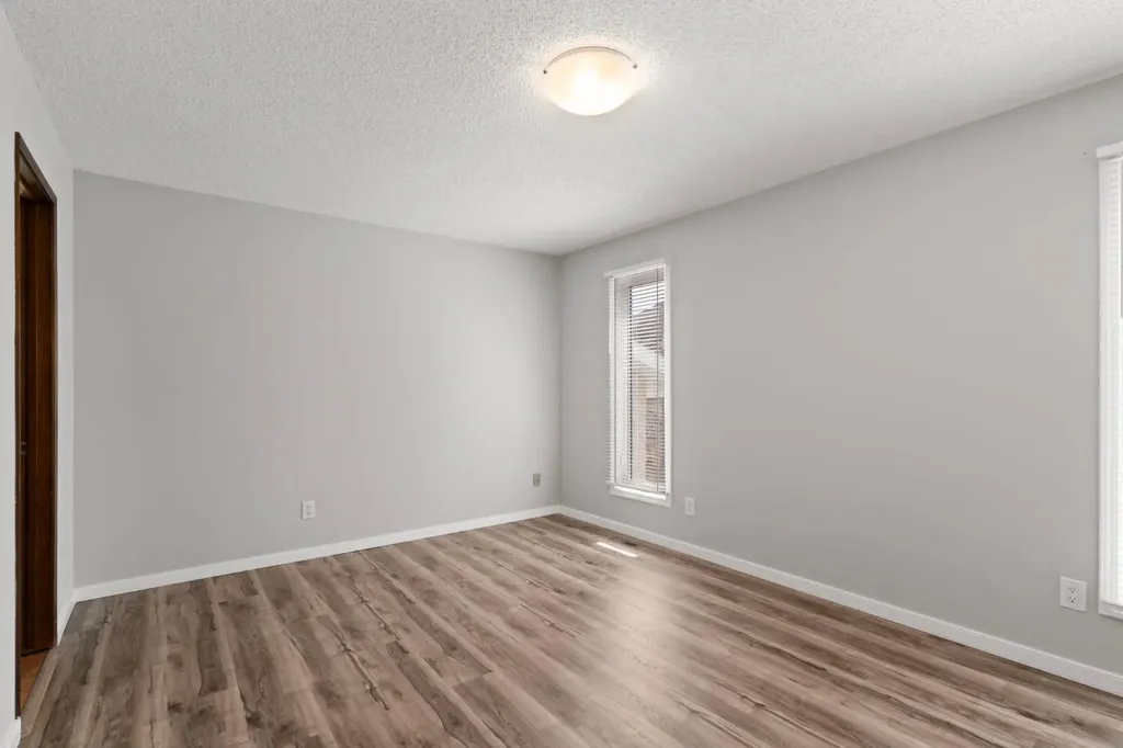 92 Glenhill Drive Cochrane AB T4C 1H1