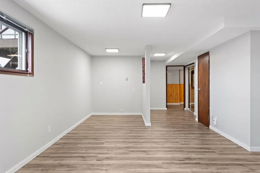 92 Glenhill Drive Cochrane AB T4C 1H1