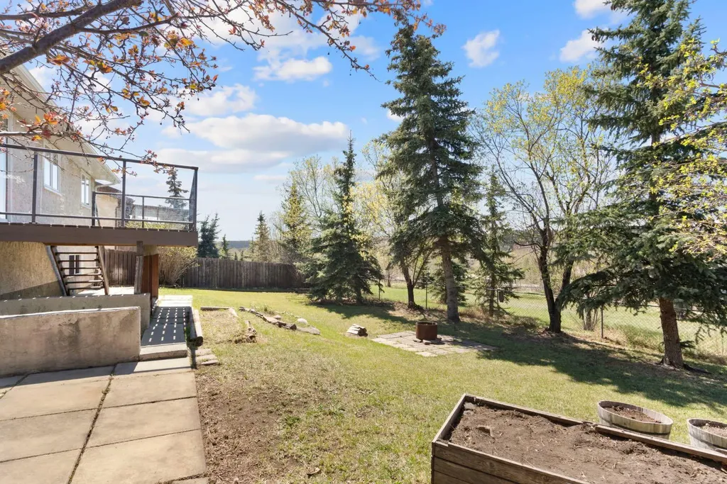 92 Glenhill Drive Cochrane AB T4C 1H1