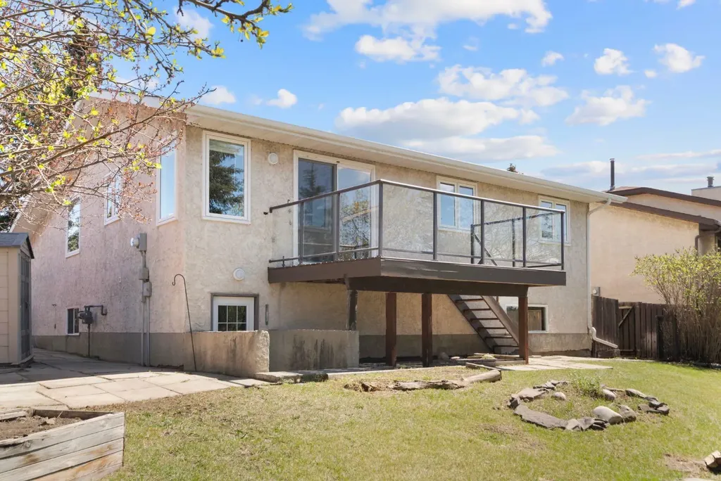 92 Glenhill Drive Cochrane AB T4C 1H1