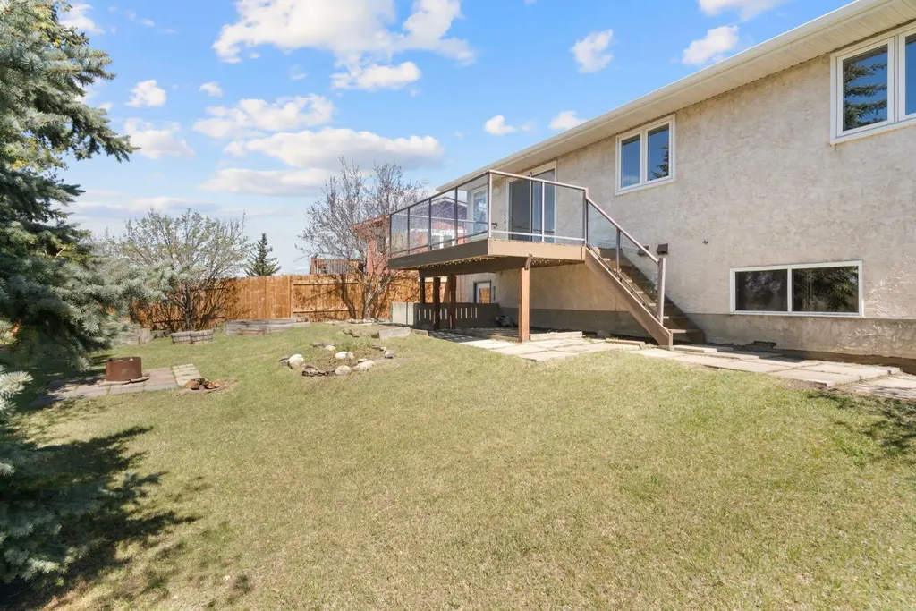 92 Glenhill Drive Cochrane AB T4C 1H1
