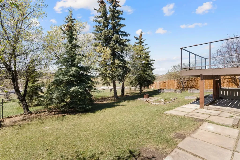 92 Glenhill Drive Cochrane AB T4C 1H1