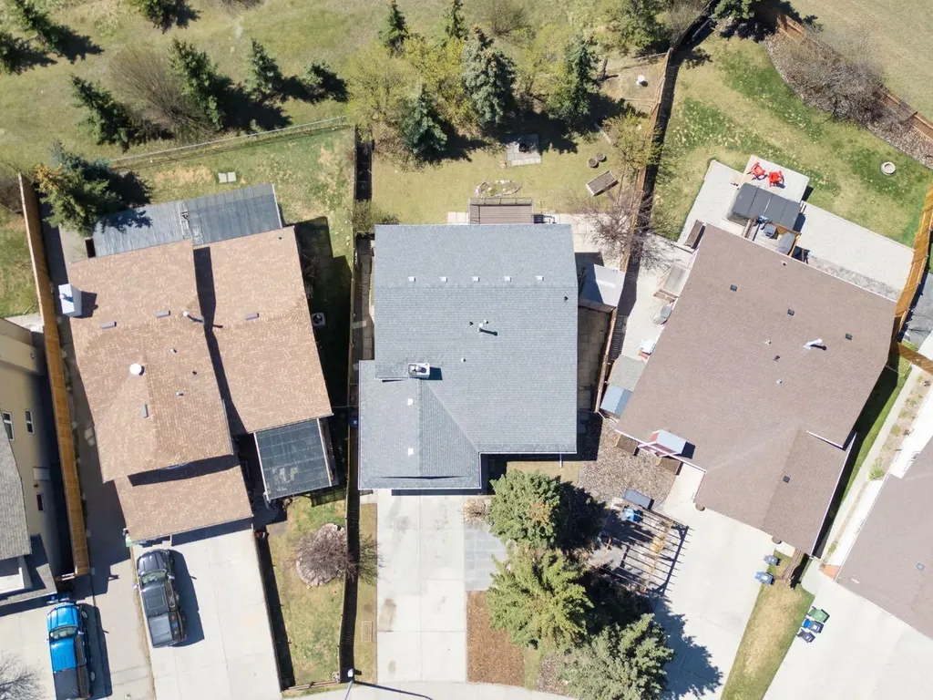 92 Glenhill Drive Cochrane AB T4C 1H1