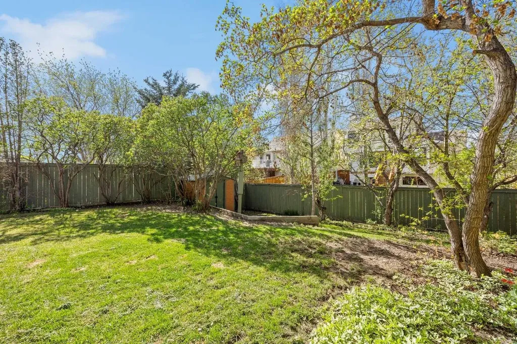 260 Riverside Mews SE Calgary AB T2C 3Y8