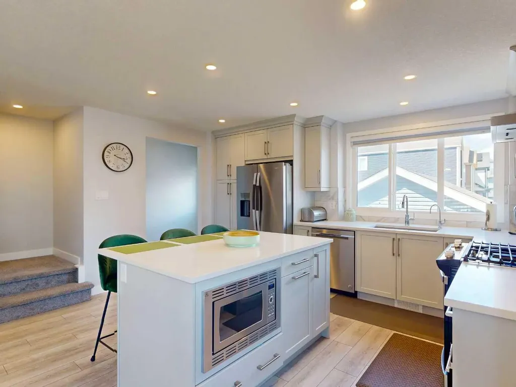 1842 Rangeview Drive SE Calgary AB T3S0C9
