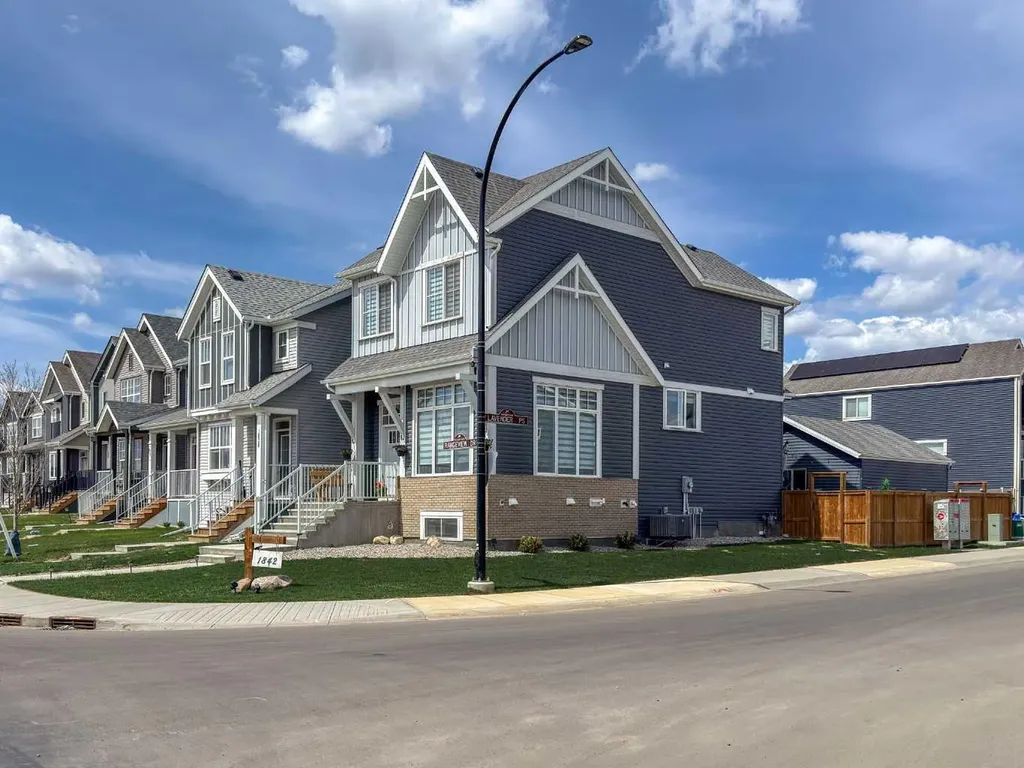 1842 Rangeview Drive SE Calgary AB T3S0C9