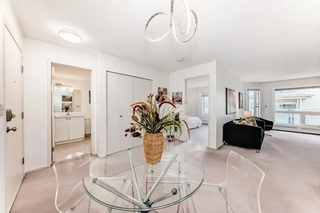 3727 42 Street NW Calgary AB T3A 2W3