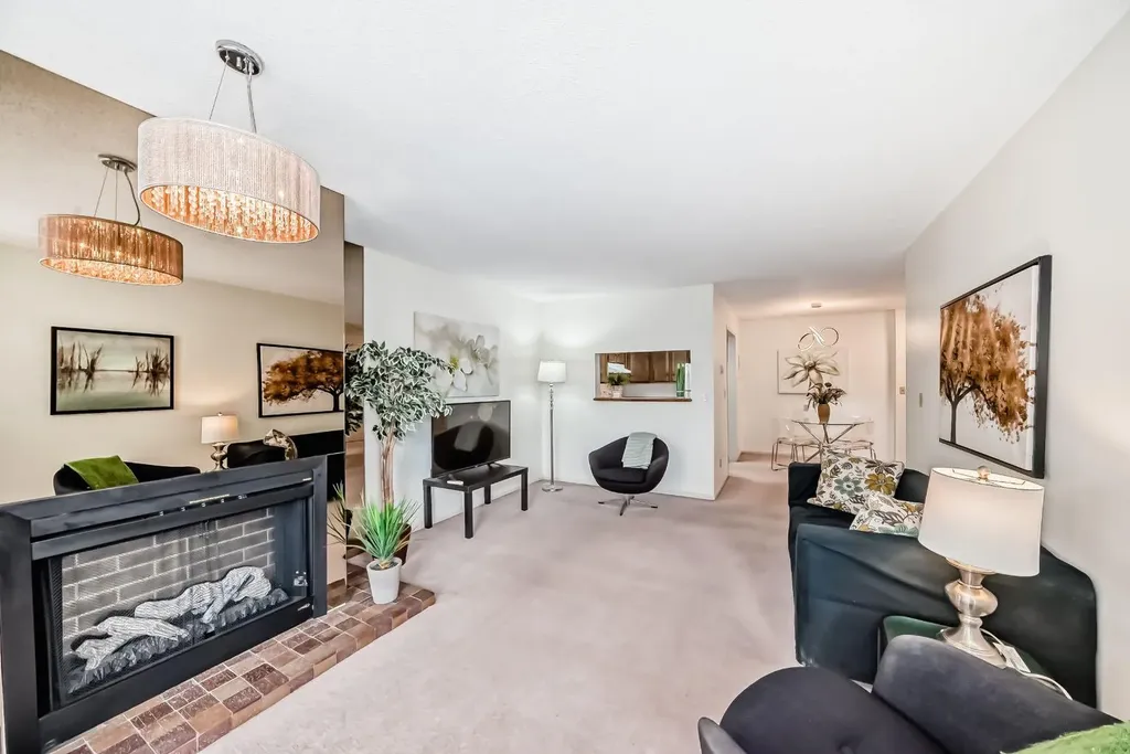 3727 42 Street NW Calgary AB T3A 2W3