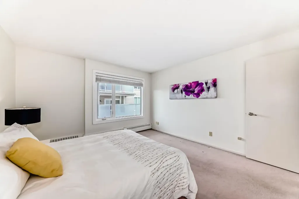 3727 42 Street NW Calgary AB T3A 2W3