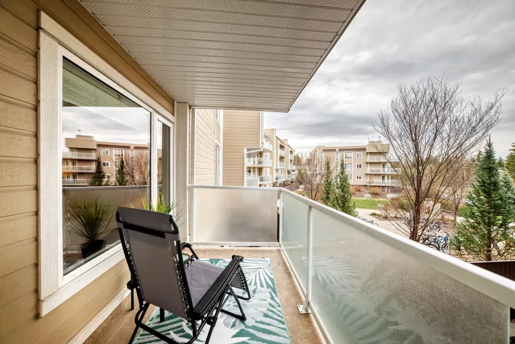 3727 42 Street NW Calgary AB T3A 2W3