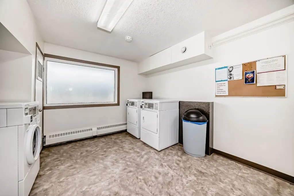 3727 42 Street NW Calgary AB T3A 2W3