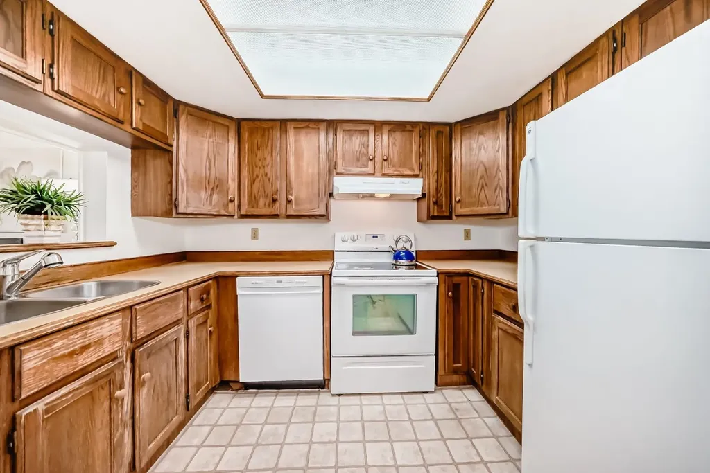 3727 42 Street NW Calgary AB T3A 2W3