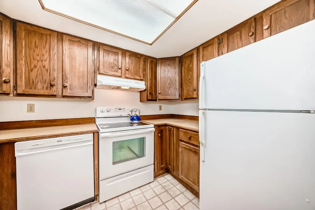 3727 42 Street NW Calgary AB T3A 2W3