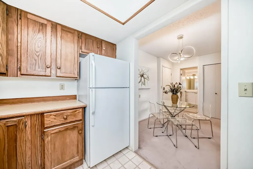 3727 42 Street NW Calgary AB T3A 2W3