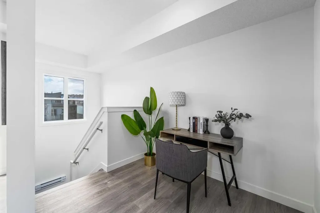 2117 81 Street SW Calgary AB T3H 6H5