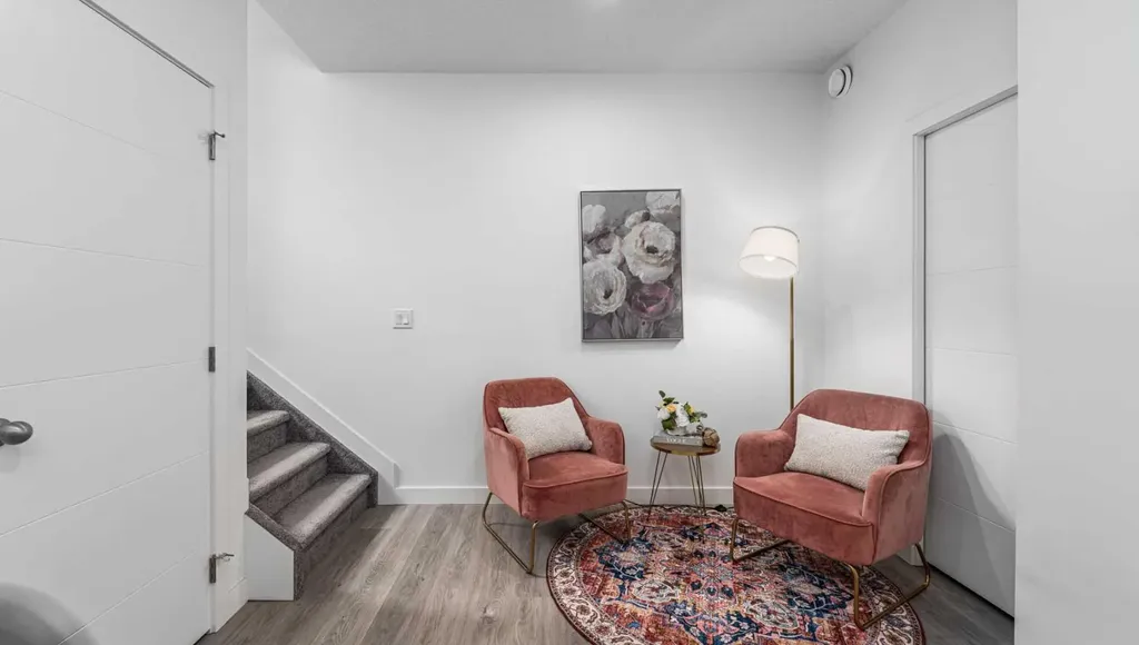 2117 81 Street SW Calgary AB T3H 6H5