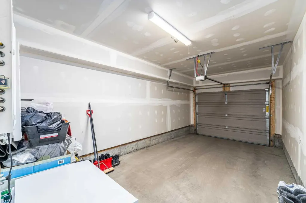 2117 81 Street SW Calgary AB T3H 6H5