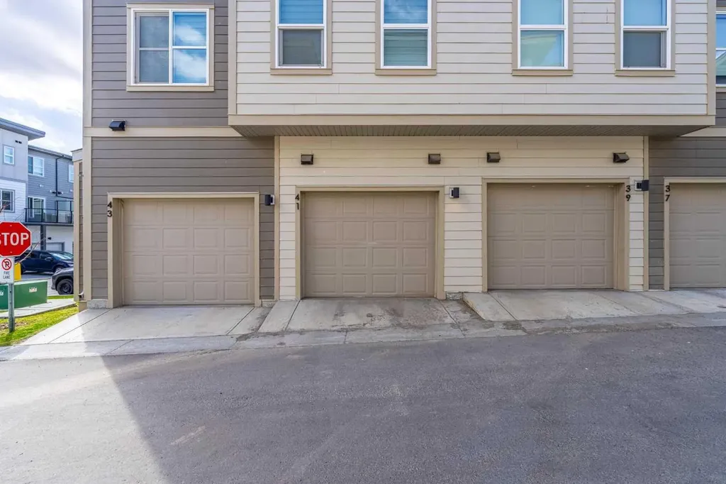 2117 81 Street SW Calgary AB T3H 6H5