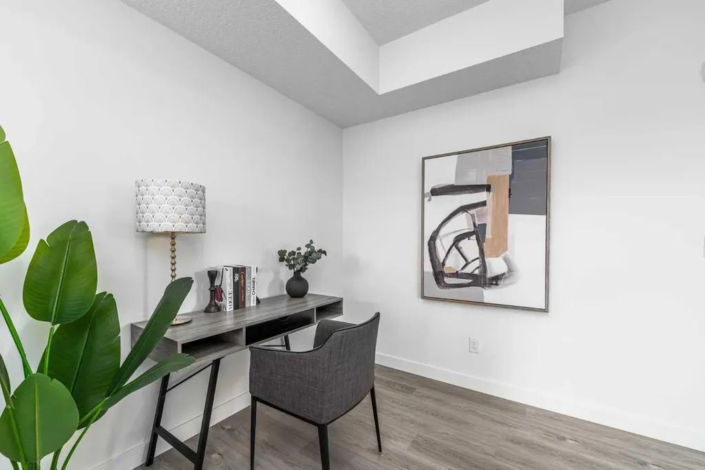 2117 81 Street SW Calgary AB T3H 6H5