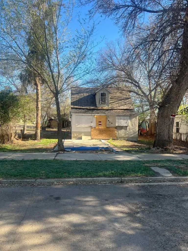 646 8 Street SE Medicine Hat AB T1A1M3
