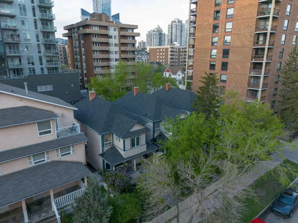 1318 15 Avenue SW Calgary AB T3C 0X7