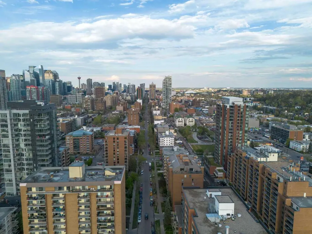 1318 15 Avenue SW Calgary AB T3C 0X7