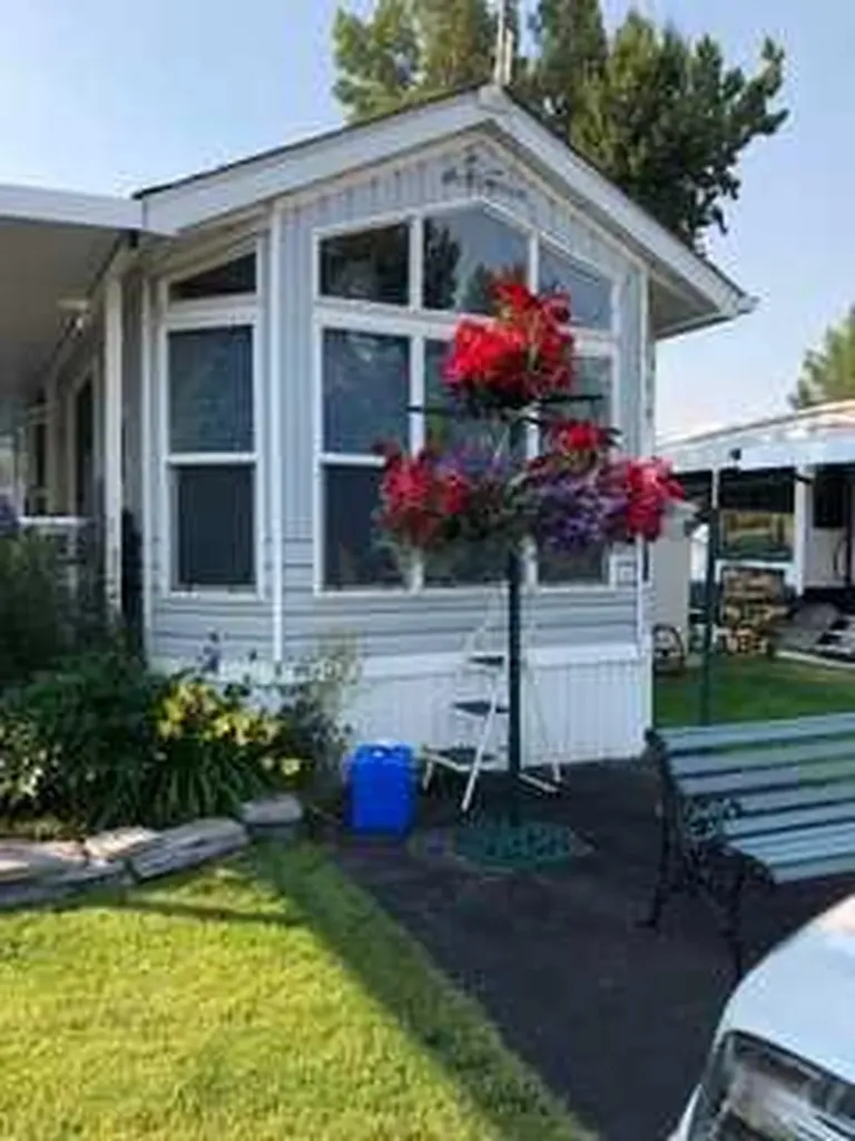 370165 79 Street E Aldersyde AB T0L 0A0