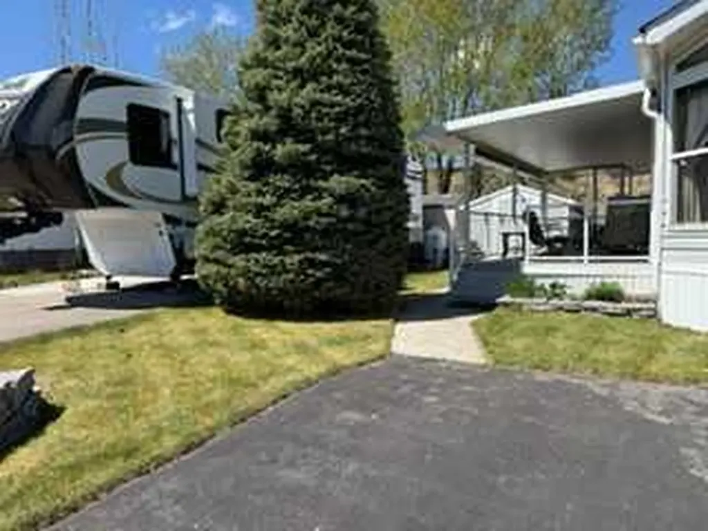370165 79 Street E Aldersyde AB T0L 0A0