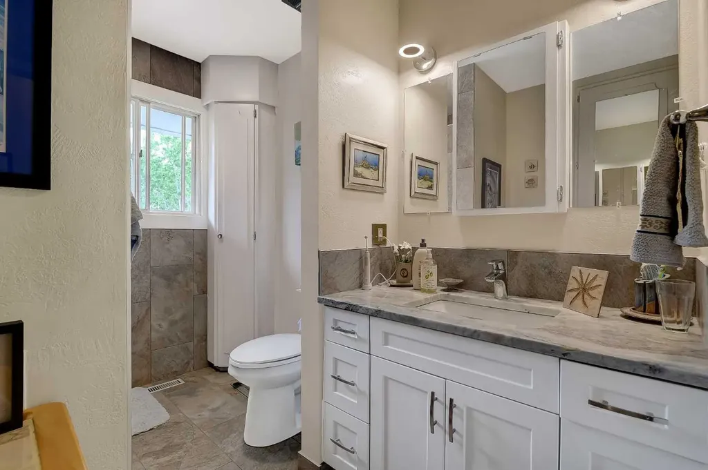 710 8th Avenue W Beaverlodge AB T0H 0C0