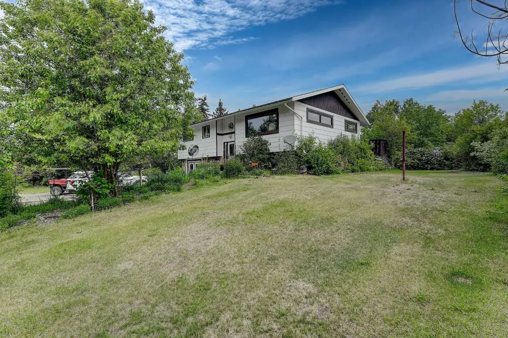 710 8th Avenue W Beaverlodge AB T0H 0C0