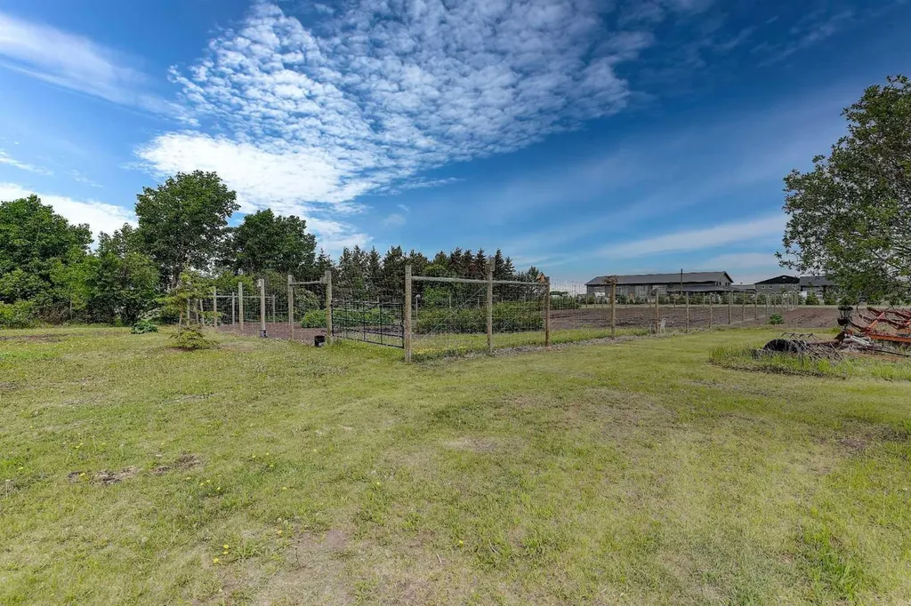 710 8th Avenue W Beaverlodge AB T0H 0C0