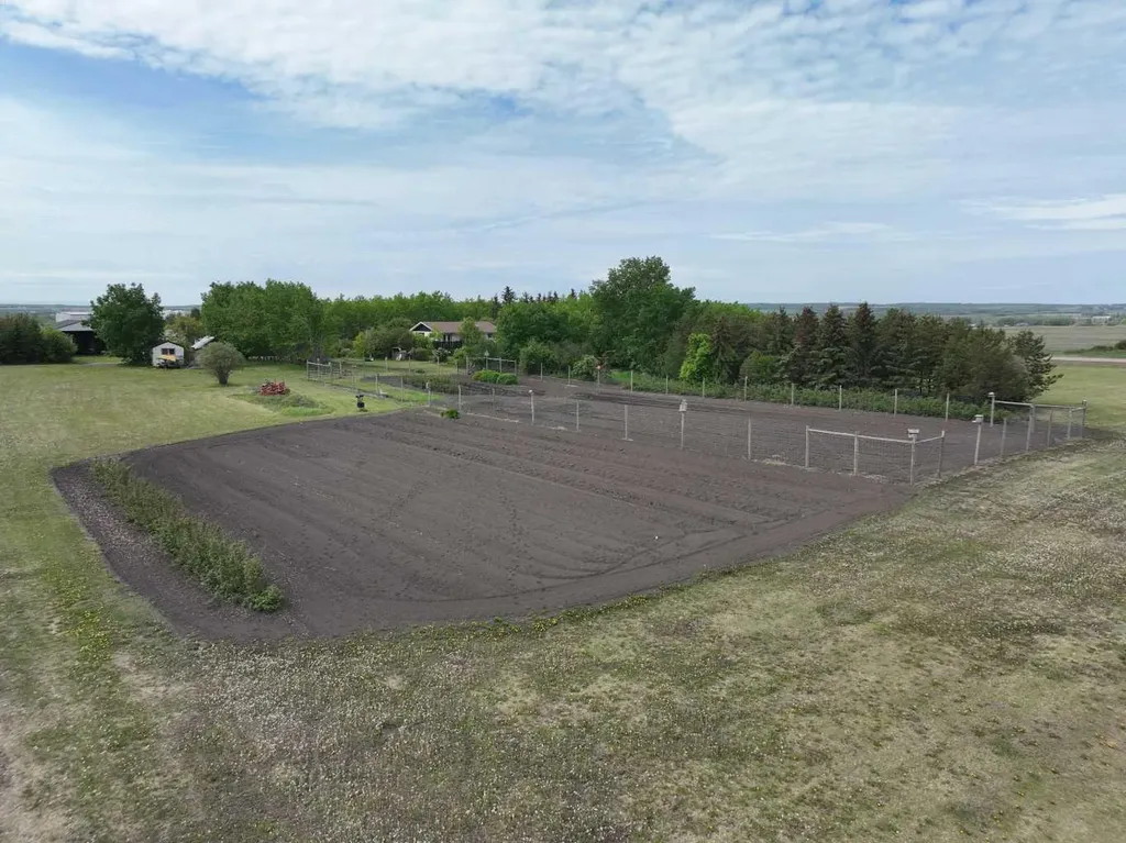 710 8th Avenue W Beaverlodge AB T0H 0C0
