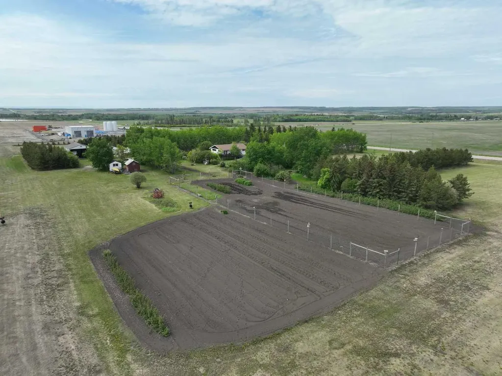710 8th Avenue W Beaverlodge AB T0H 0C0