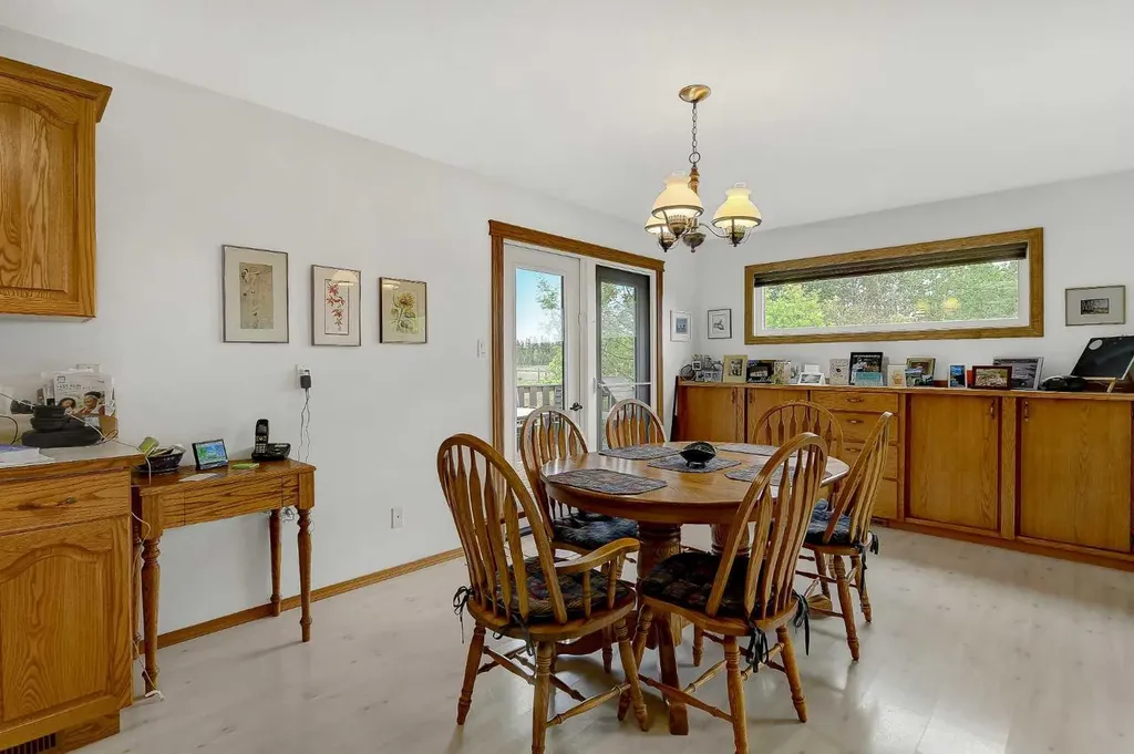 710 8th Avenue W Beaverlodge AB T0H 0C0
