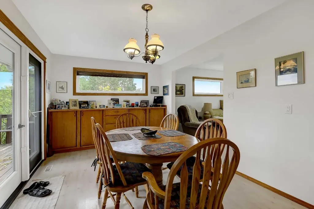 710 8th Avenue W Beaverlodge AB T0H 0C0