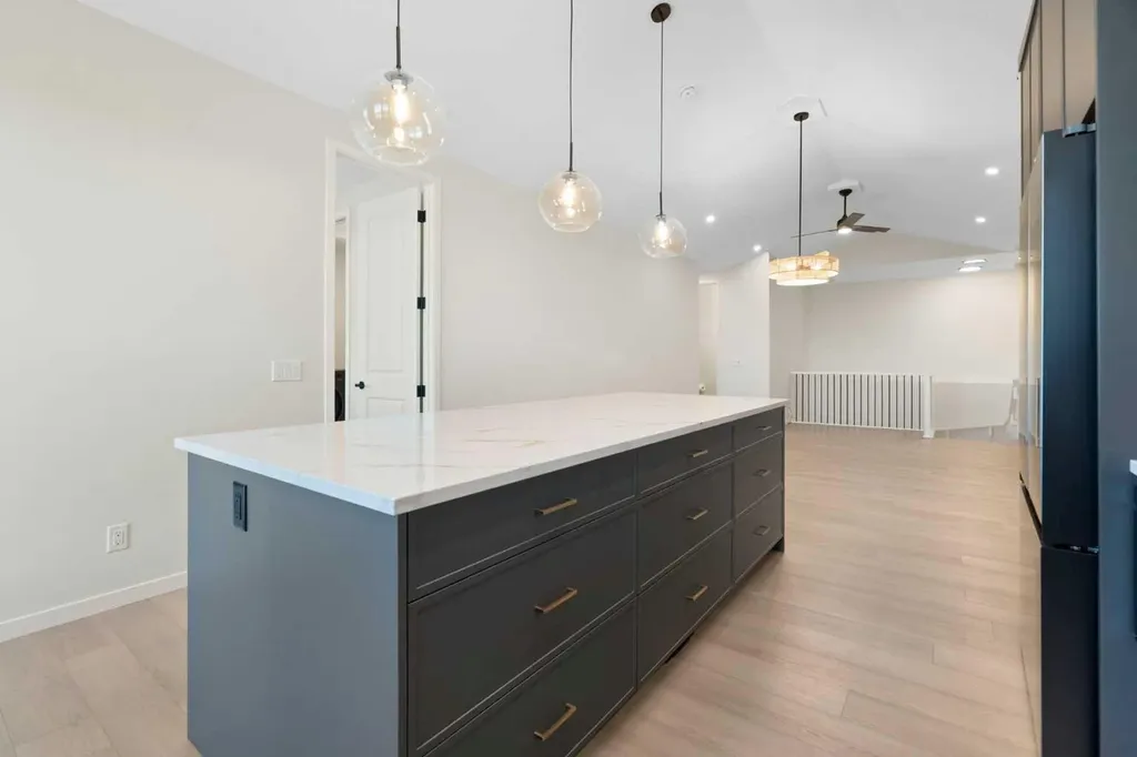 147 Marmot Grove NW Calgary AB T3R 2G4