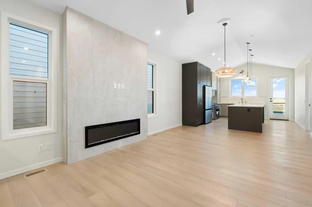 147 Marmot Grove NW Calgary AB T3R 2G4
