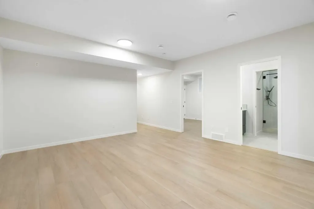 147 Marmot Grove NW Calgary AB T3R 2G4