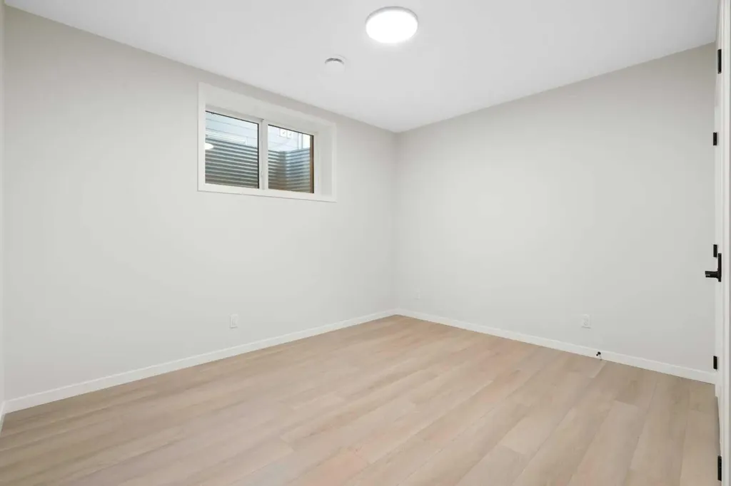 147 Marmot Grove NW Calgary AB T3R 2G4