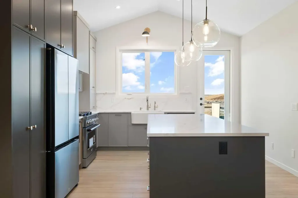147 Marmot Grove NW Calgary AB T3R 2G4