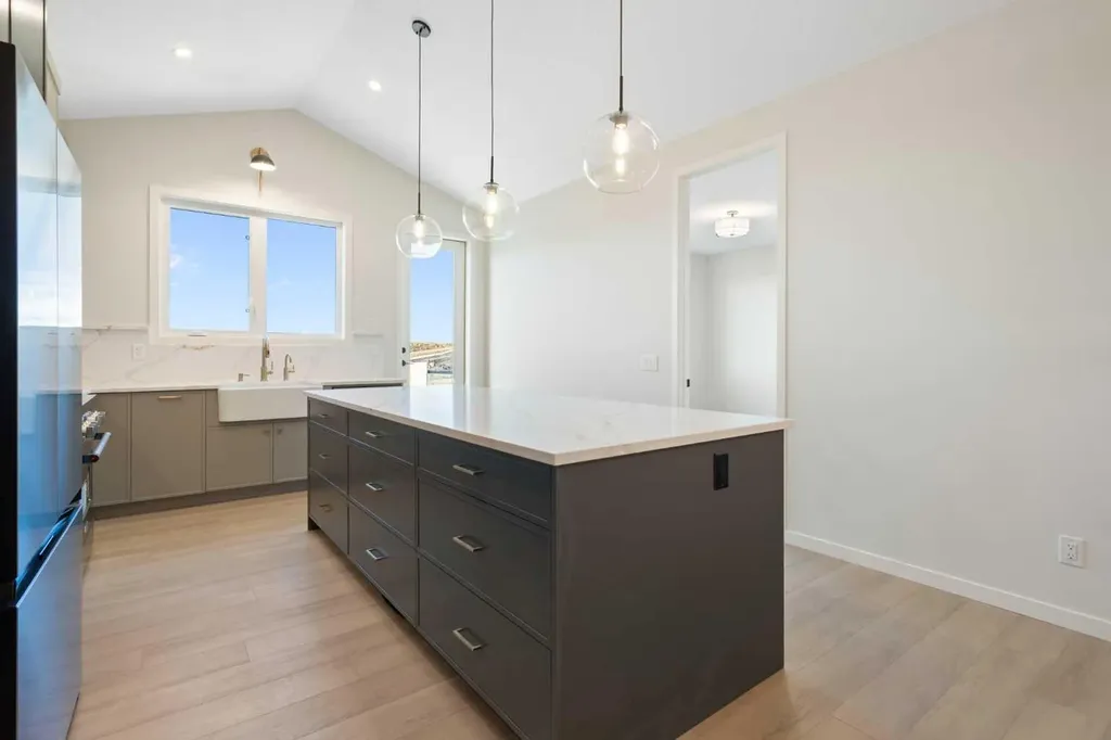 147 Marmot Grove NW Calgary AB T3R 2G4