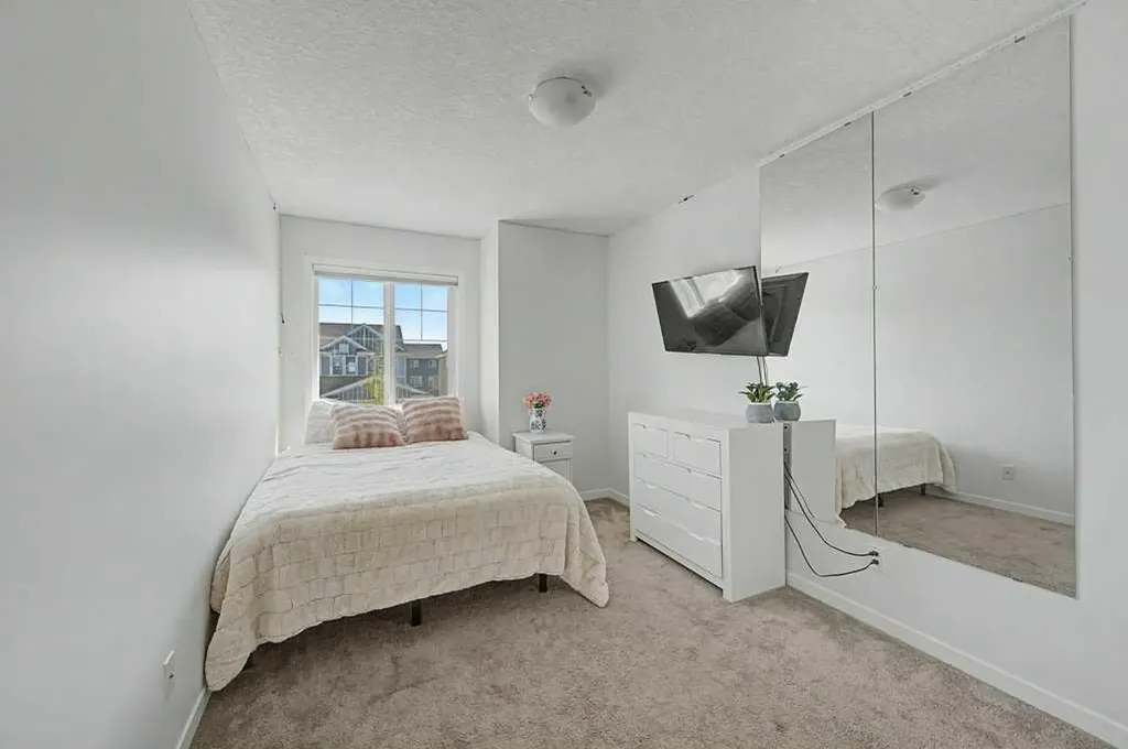44 Auburn Glen Close SE Calgary AB T3M 2P4