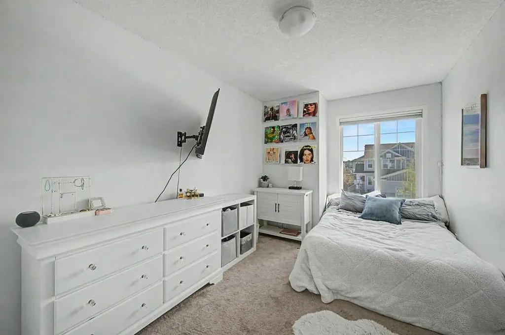 44 Auburn Glen Close SE Calgary AB T3M 2P4