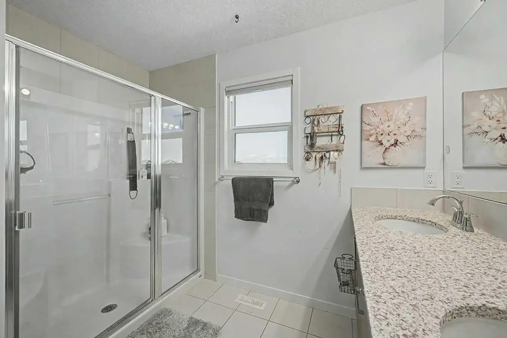 44 Auburn Glen Close SE Calgary AB T3M 2P4